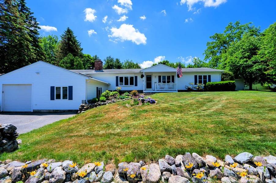 26 Crestview Dr, Westborough, MA 01581