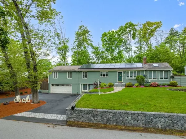 10 Hawthorne Rd, Wayland, MA 01778