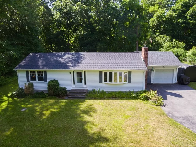 21 Oak St, Millville, MA 01529