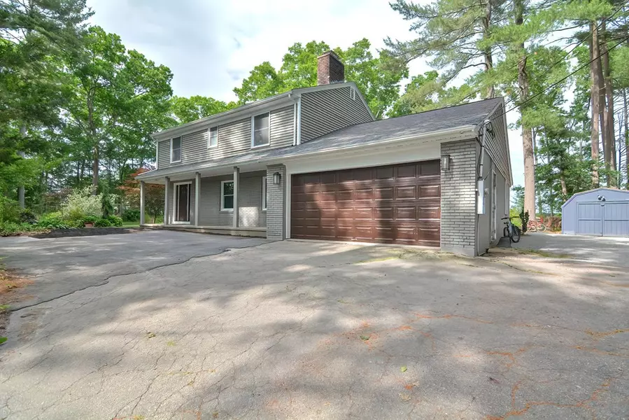 310 Millville Rd, Uxbridge, MA 01569