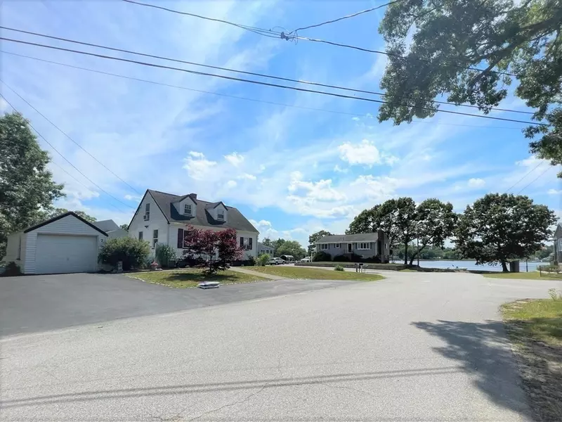 7 Highland Bay Drive, Wareham, MA 02571