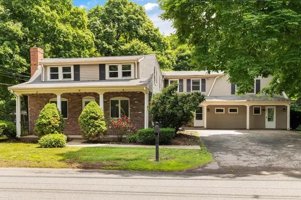 91 Taunton St, Wrentham, MA 02093