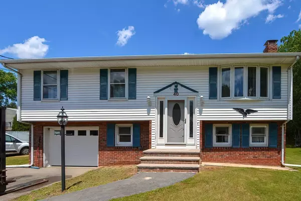 40 Richmond St, Raynham, MA 02767