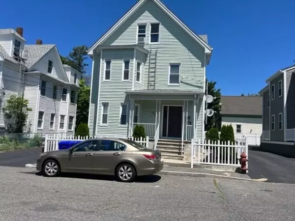 14 Hope St, Taunton, MA 02780