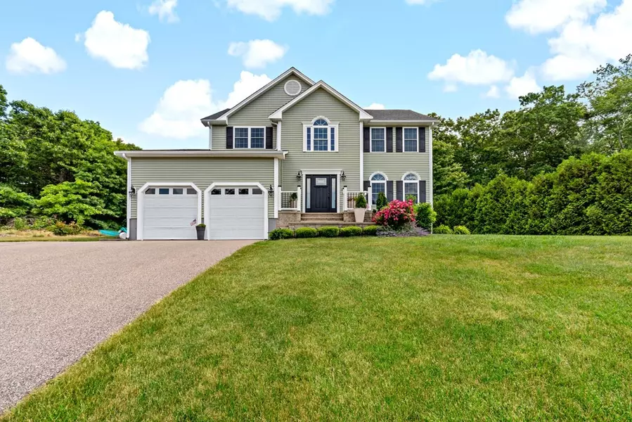 55 Sailmaker Ct, Swansea, MA 02777