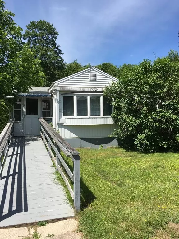 Brimfield, MA 01010,2 Maple Ct