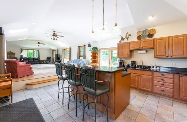 88 Kimball Rd, Amesbury, MA 01913