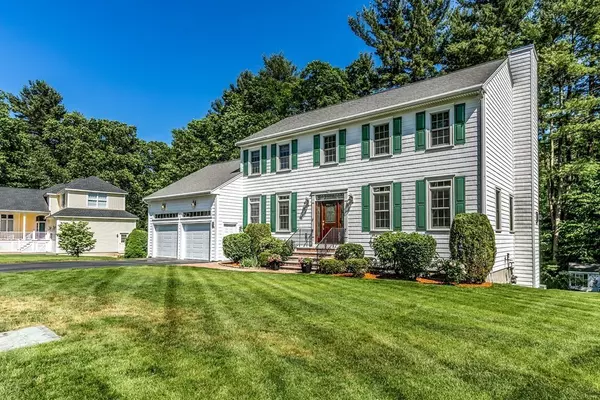 8 Erin Ln, Burlington, MA 01803