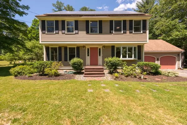 32 Blood St, Pepperell, MA 01463