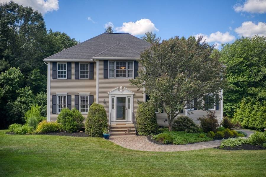 60 Rosemont Drive, North Andover, MA 01845