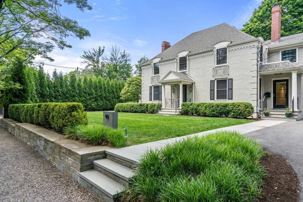 Newton, MA 02465,93 Dartmouth St