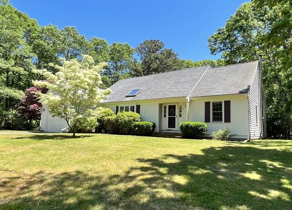 19 Greenway Cir, Sandwich, MA 02563