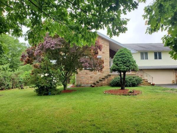 5 Leos Ln, Avon, MA 02322