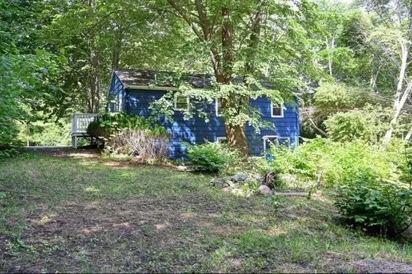 Halifax, MA 02338,207 Monponsett Street