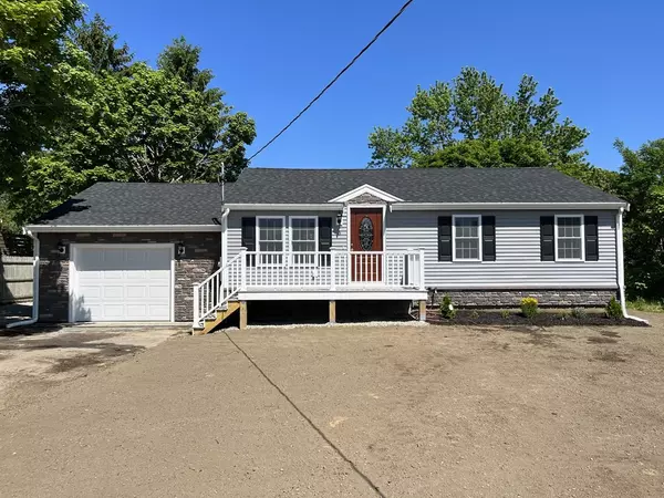 5 Apple St, Wareham, MA 02571