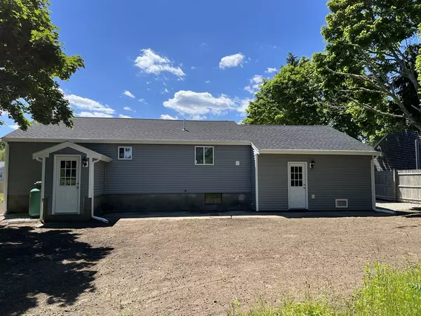 Wareham, MA 02571,5 Apple St