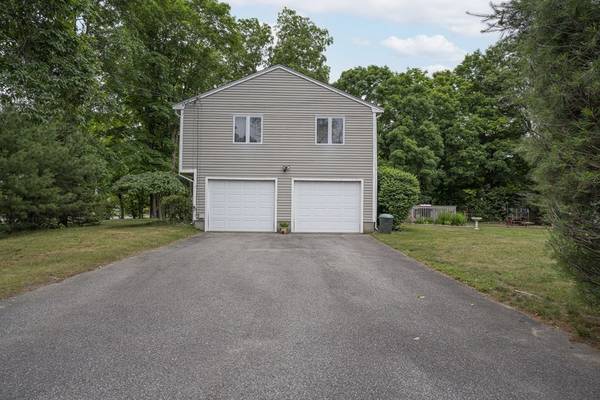 Seekonk, MA 02771,160 Oak Hill Ave