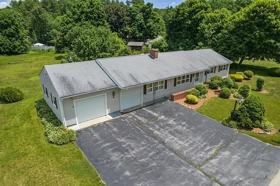 4 Janet Cir, Grafton, MA 01536