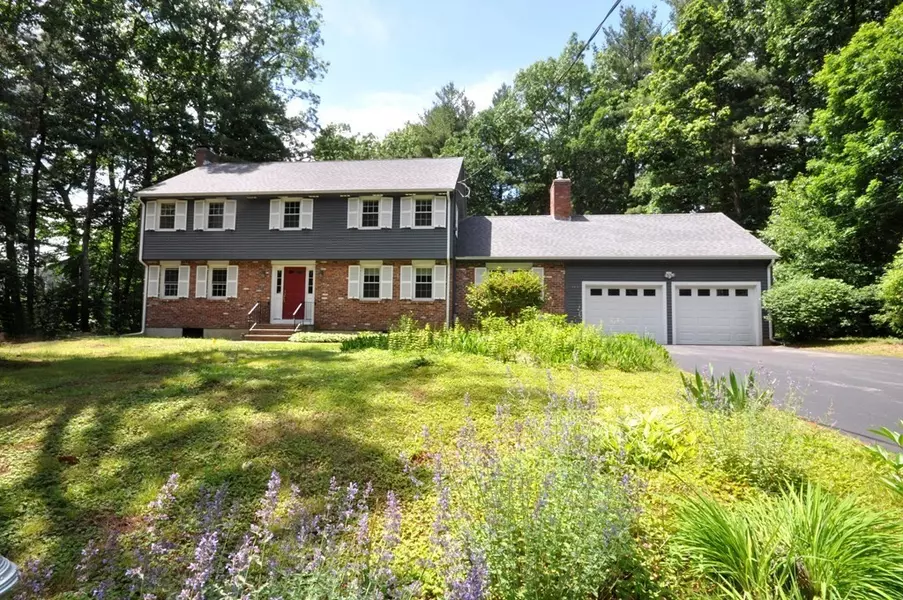 188 Border Rd, Concord, MA 01742