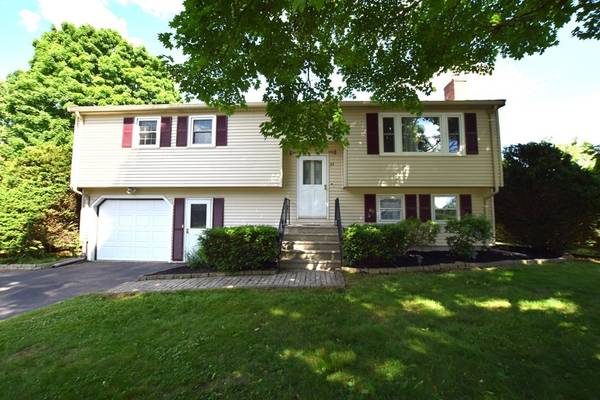 33 Wilson Rd, Northborough, MA 01532