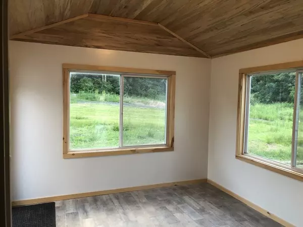 Southwick, MA 01077,97 College Hwy