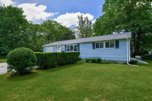 54 Yale St, Fairhaven, MA 02719