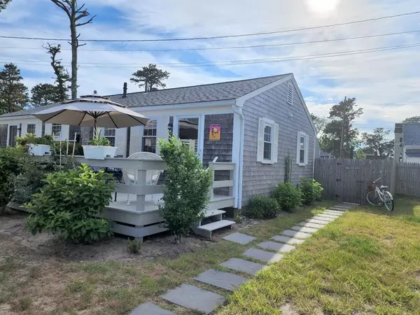 Dennis, MA 02639,37 Ocean Dr #4