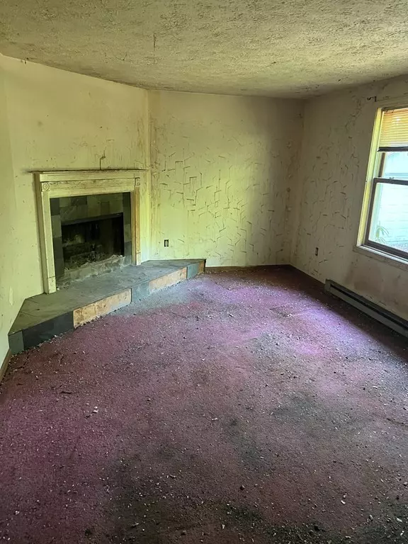 Belchertown, MA 01007,397 Rockrimmon St