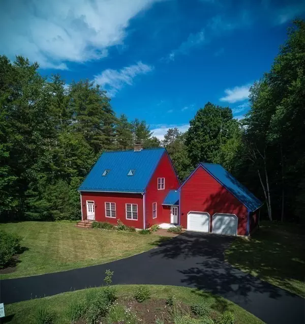 178 N Valley Rd, Pelham, MA 01002