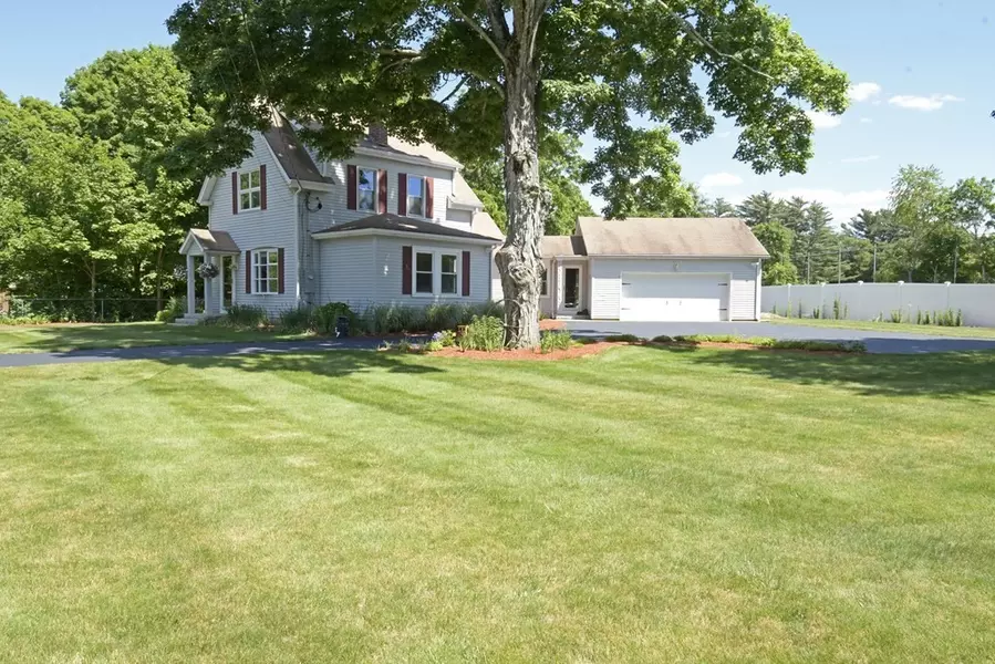 57 Taunton St, Lakeville, MA 02347