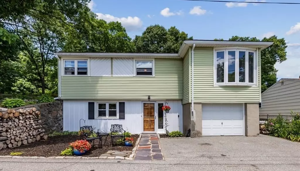 Lynn, MA 01904,76 Commonwealth Rd