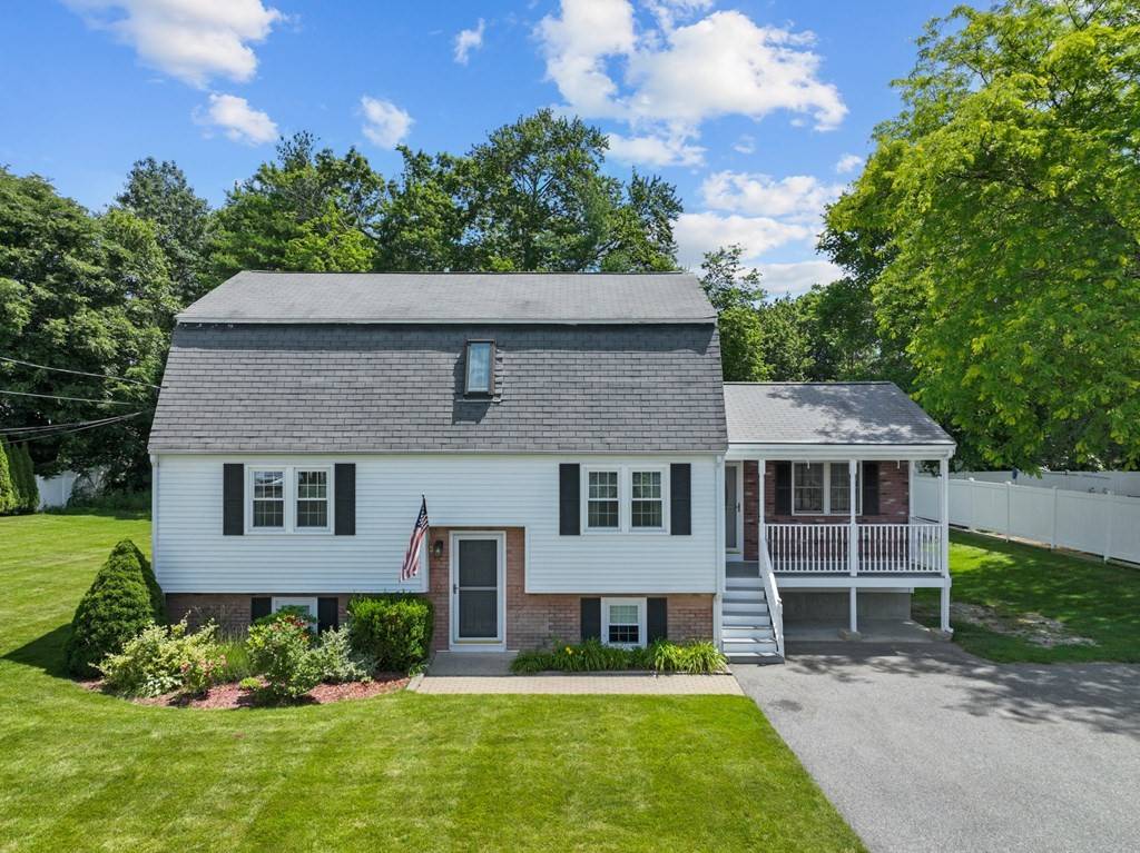 58 Brandon St, Billerica, MA 01862