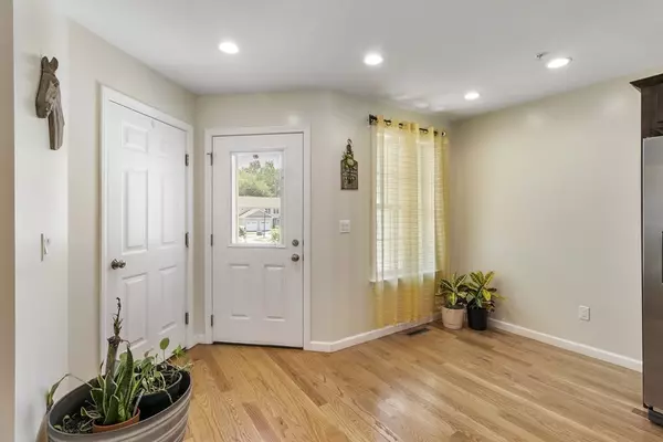 Agawam, MA 01001,5 Maple View Ln #C