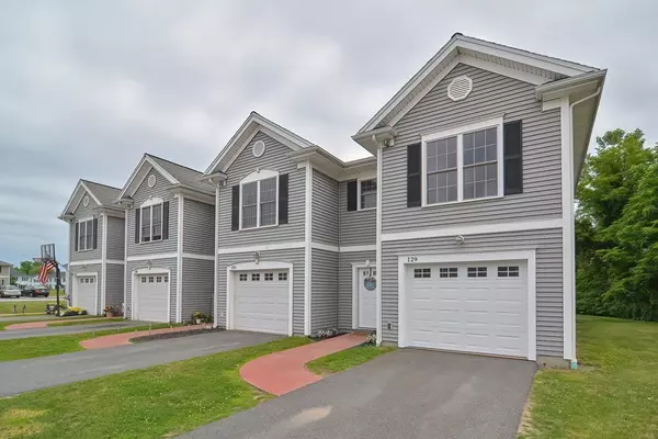 129 Greenbrier Dr #128, Seekonk, MA 02771