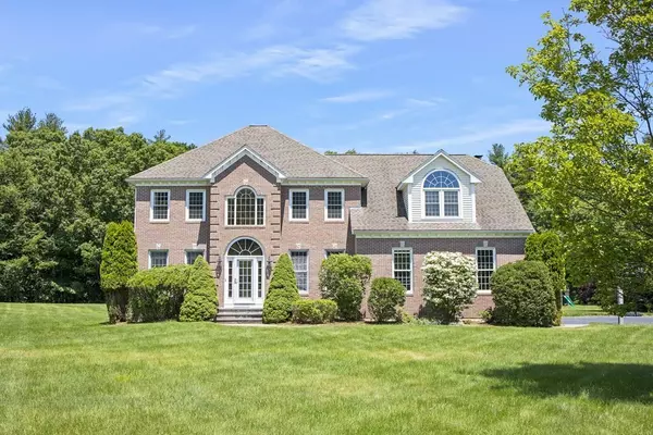 Norfolk, MA 02056,52 Barnstable Rd