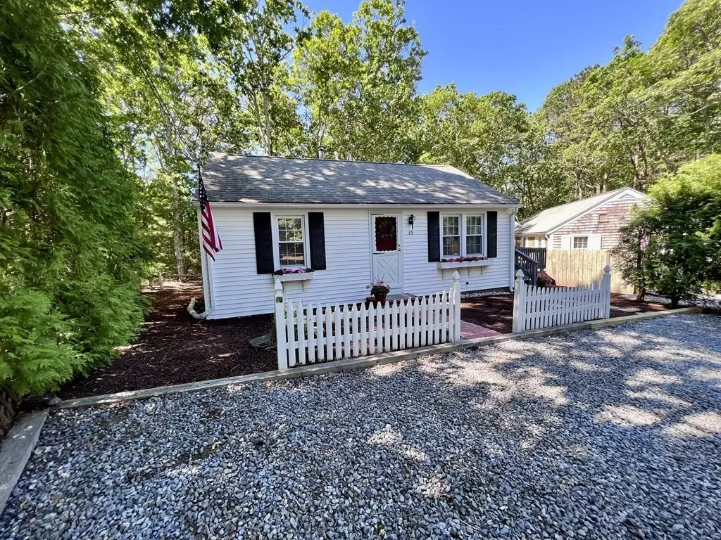 Dennis, MA 02660,15 Coach House Ln