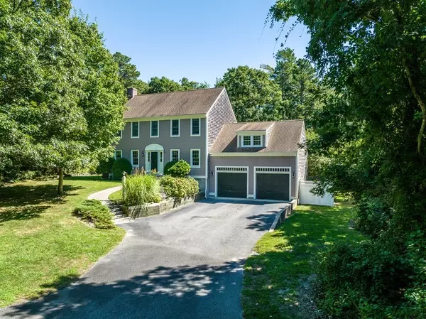9 Noel Henry Dr, Sandwich, MA 02537