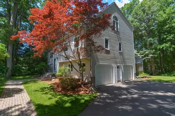 Franklin, MA 02038,9 Maple Tree Ln