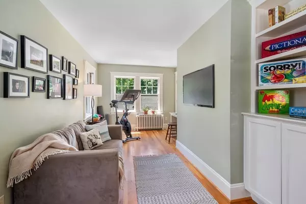 Newton, MA 02468,907 Chestnut St