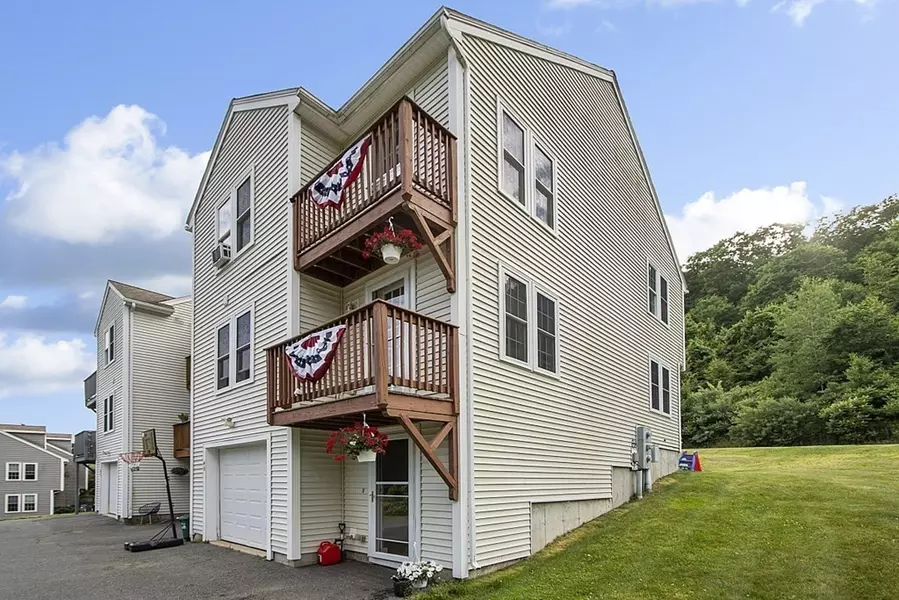 40 W Meadow Estates Dr #40, Townsend, MA 01469