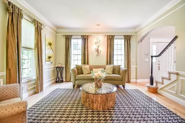 Southborough, MA 01772,17 Southwood Dr