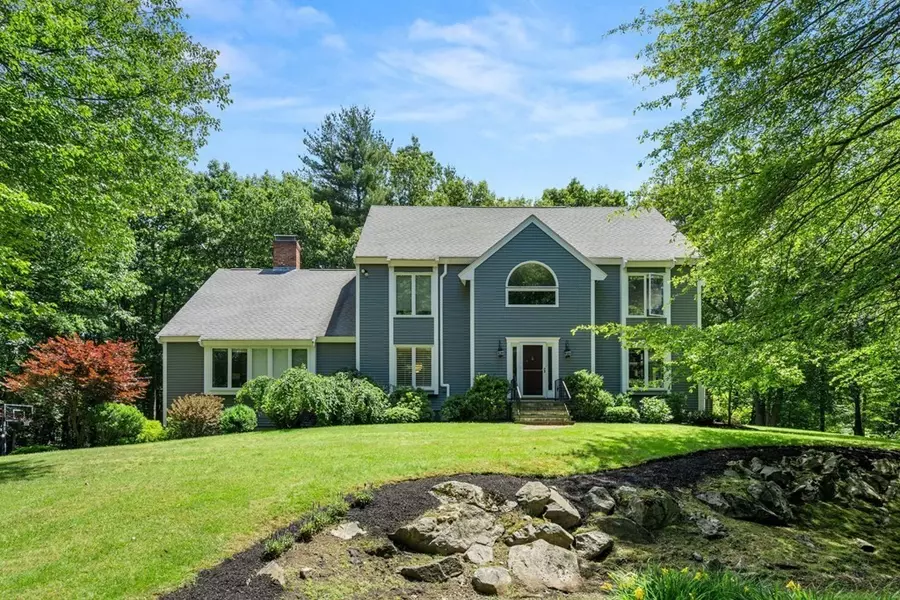 2 Atherton Ln, Milton, MA 02186