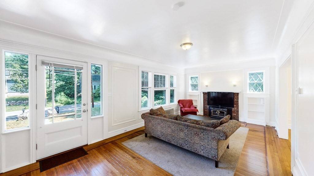 Medway, MA 02053,25 Milford St