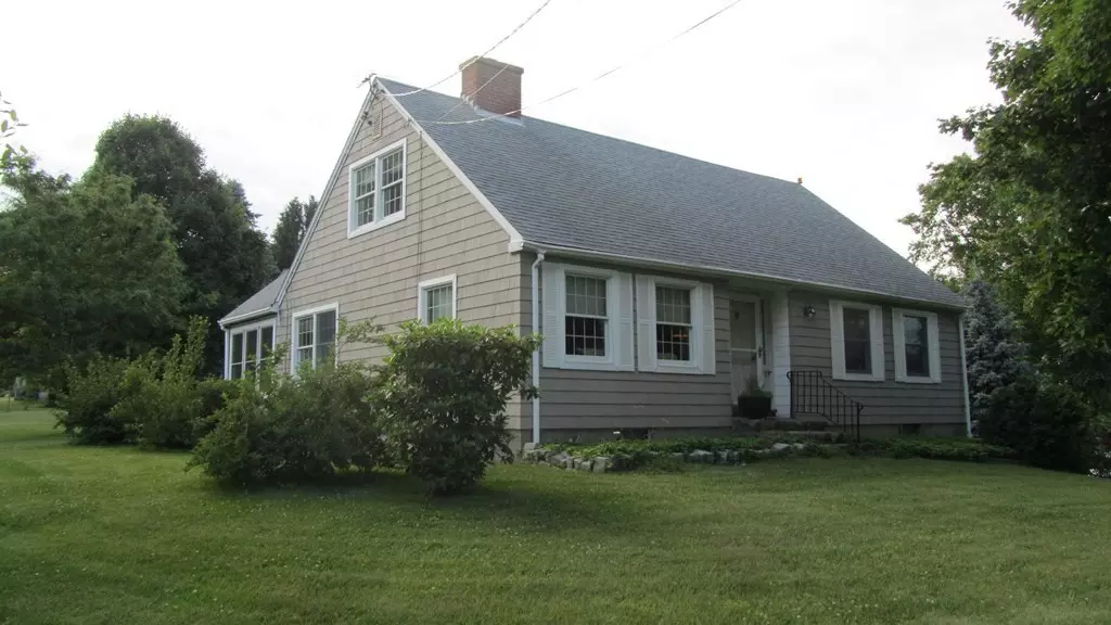 West Boylston, MA 01583,290 Maple St