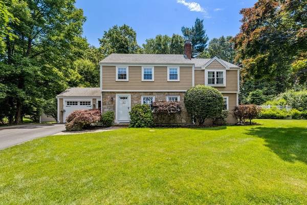 10 Independence Ln, Hingham, MA 02043