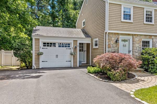 Hingham, MA 02043,10 Independence Ln