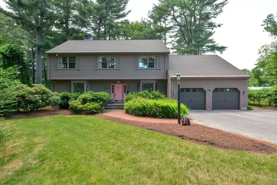 26 Parkvale Rd, Needham, MA 02492