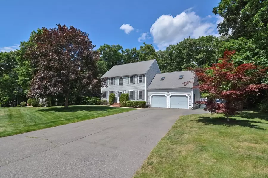 32 White Oak Way, North Attleboro, MA 02760