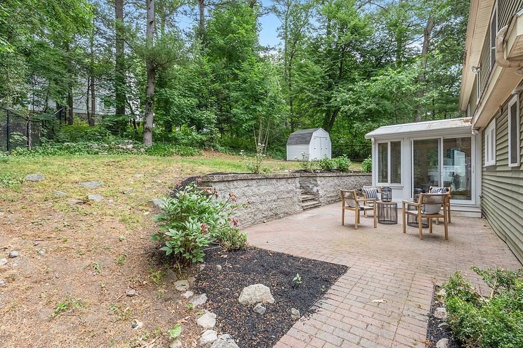 Lexington, MA 02421,21 Wachusett Dr