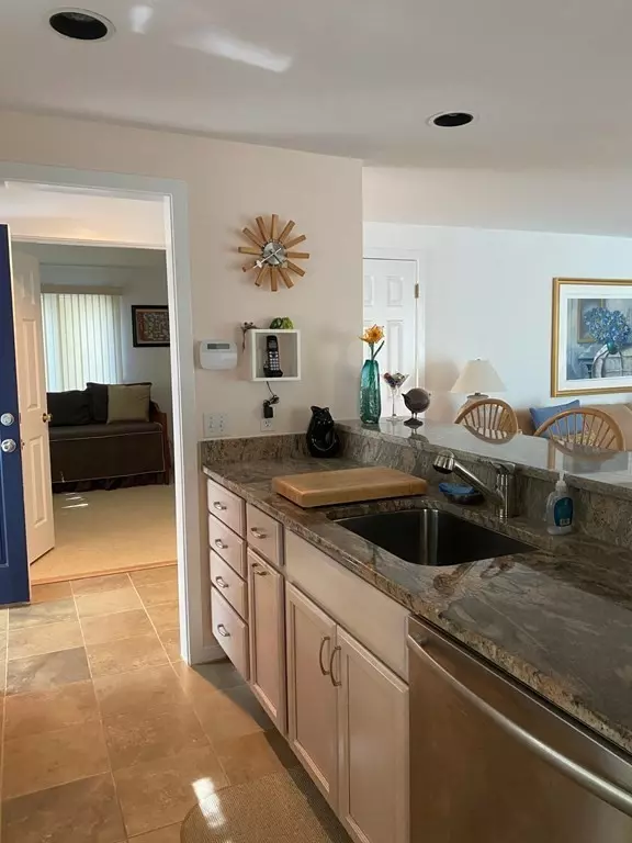 Mashpee, MA 02649,100 Mid-Iron Way #7023